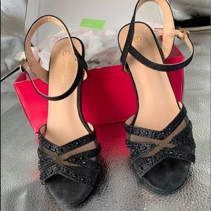 Low Heel Dress Shoe (black rhinestones)